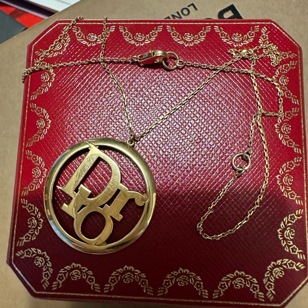 18K REAL SAUDI GOLD CENTERED NECKLACE